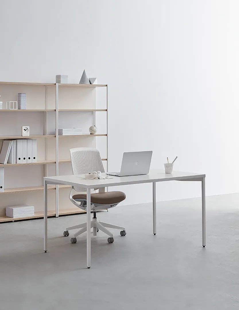 BÀN LÀM VIỆC FURSYS FOD4 - KHUNG TRẮNG
