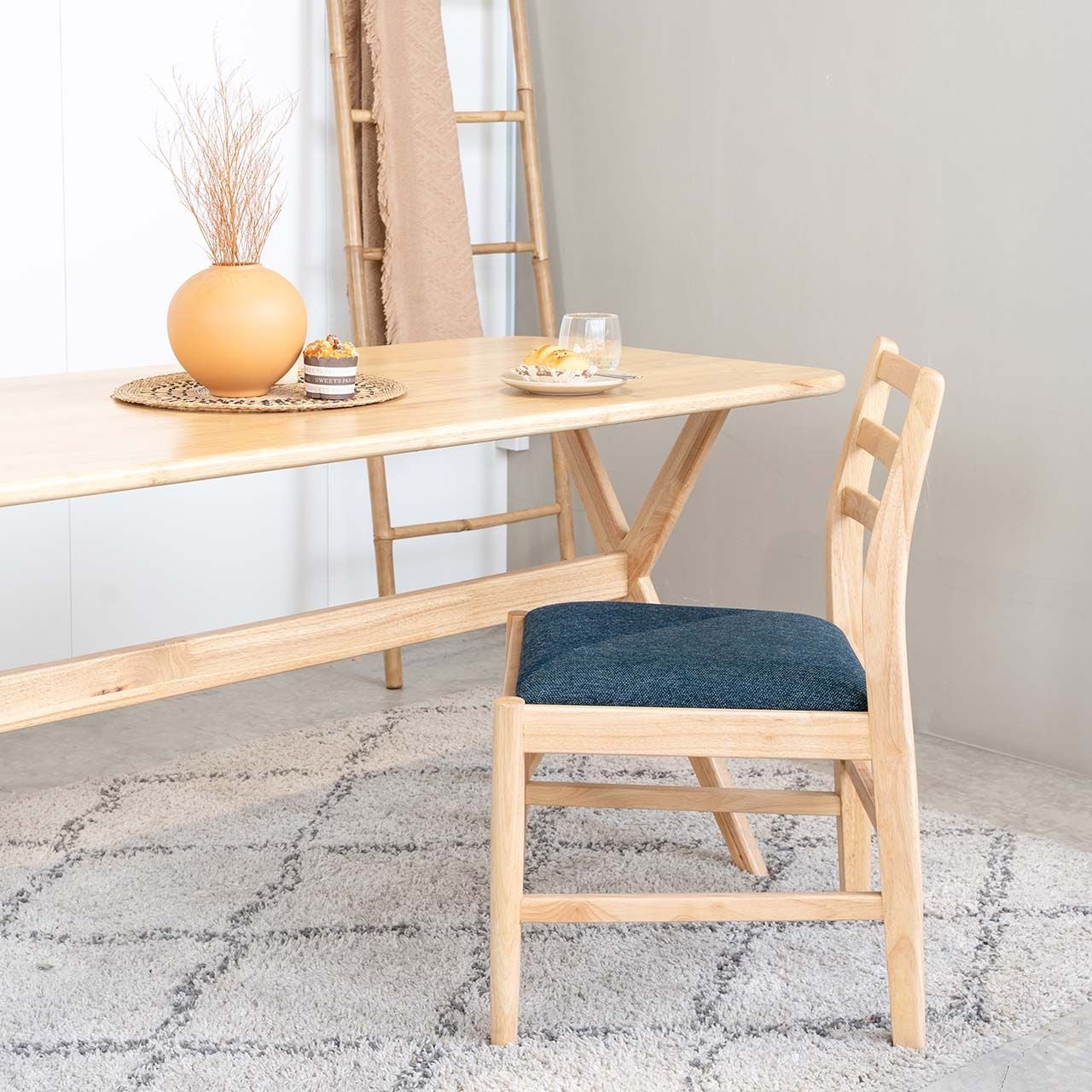 Bộ Bàn Ăn Gỗ Cao Su Tự Nhiên MOHO VLINE 602 (75cm)