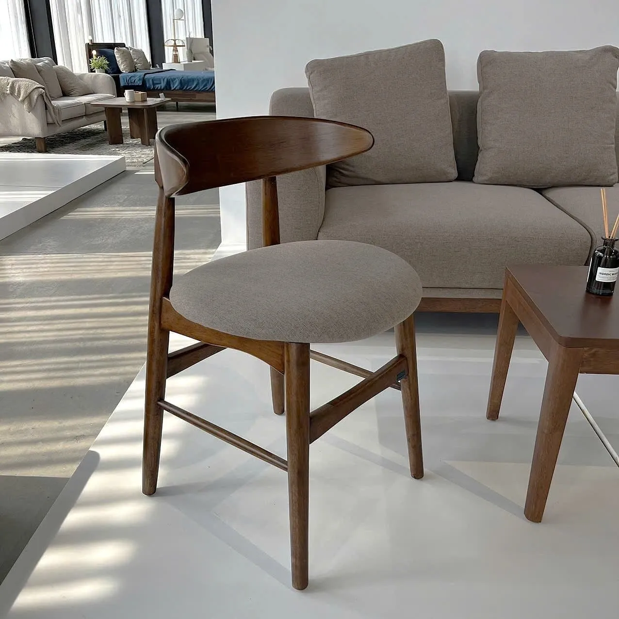 Ghế Ăn Gỗ Cao Su Tự Nhiên MOHO MILAN 601