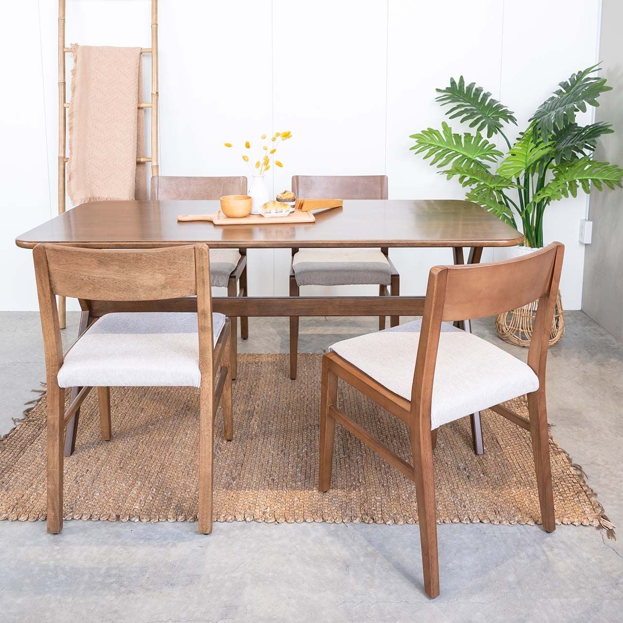 Bộ Bàn Ăn Gỗ Cao Su Tự Nhiên MOHO VLINE 602 (75cm)